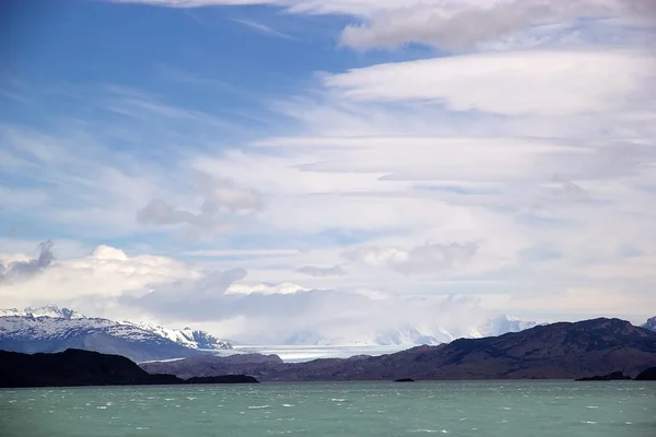 Vista del Glaciar Onelli desde el Lago Argentino, Argentina — Foto de Stock