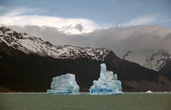 Eisberge vom Gletscher upsala im argentinischen See, Argentinien — Stockfoto