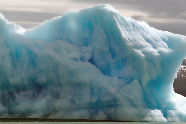 Icebergs du glacier Upsala dans le lac Argentino, Argentine — Photo