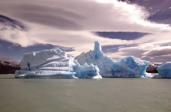 Icebergs del Glaciar Upsala en el Lago Argentino, Argentina —  Fotos de Stock