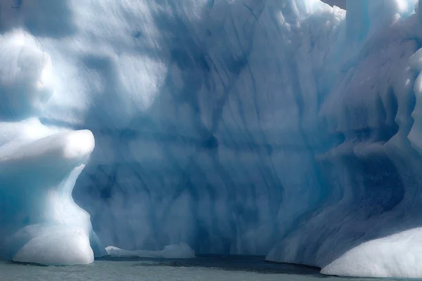 Icebergs del Glaciar Upsala en el Lago Argentino, Argentina — Foto de Stock