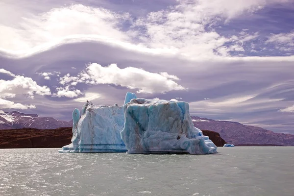 Icebergs do Glaciar Upsala no Lago Argentino, Argentina — Fotografia de Stock