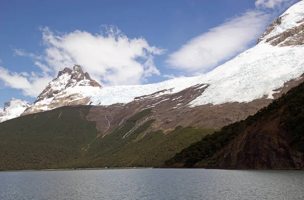 Vista del glaciar desde el Lago Argentino, Argentina — Foto de Stock