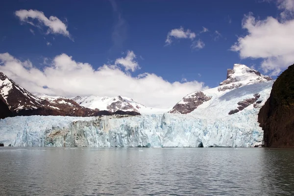 Pohled na ledovec Spegazzini z argentinského jezera, Argentina — Stock fotografie