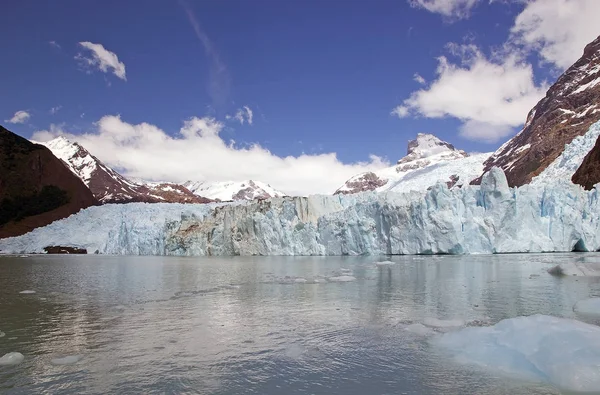 Vue sur le glacier Spegazzini depuis le lac Argentino, Argentine — Photo