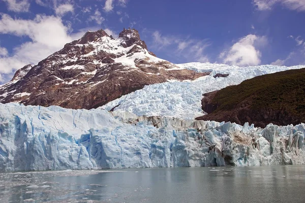 Vue sur le glacier Spegazzini depuis le lac Argentino, Argentine — Photo