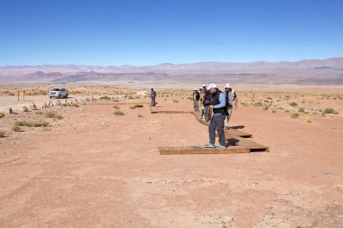 Campo Las Tobas taş sanatının olduğu bir site. Oymalar Arjantin 'de yapılmış.
