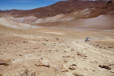 Araba Puna de Atacama, Arjantin yolunda.