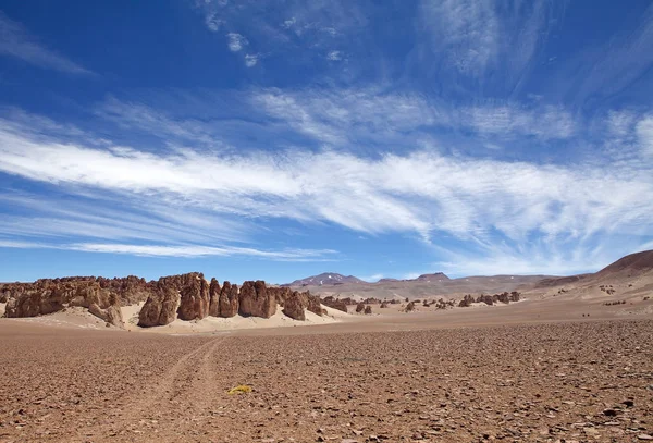 Increíble cielo y formaciones rocosas en la Puna de Atacama, Argentina —  Fotos de Stock