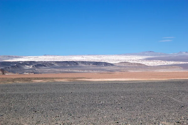 Arjantin, Puna de Atacama 'daki Caraci Pampa volkanındaki lav tarlası.