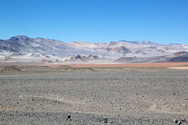 O campo de lava no vulcão Caraci Pampa no Puna de Atacama, Argentina — Fotografia de Stock