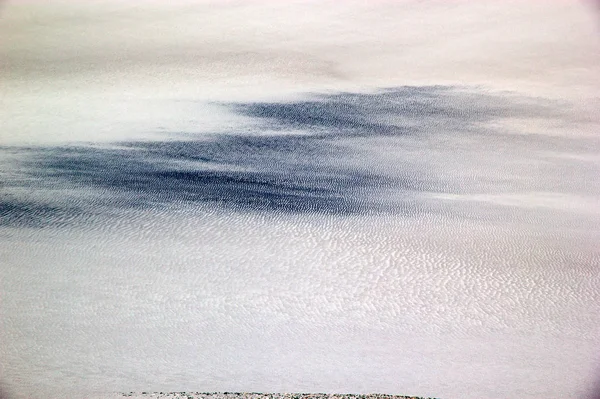 Sabbia della duna bianca nel campo lavico del vulcano Caraci Pampa alla Puna de Atacama, Argentina — Foto Stock