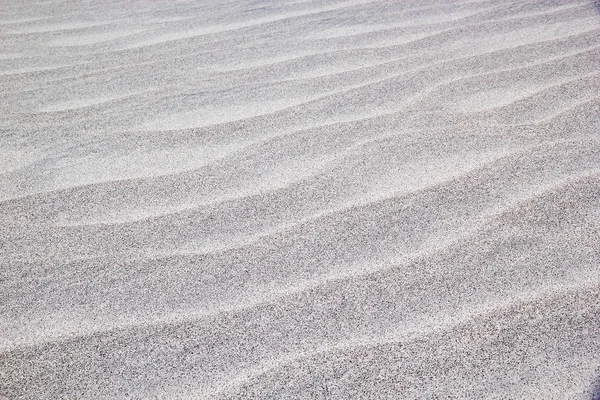 Nisipul dunei albe pe câmpul de lavă al vulcanului Caraci Pampa la Puna de Atacama, Argentina — Fotografie, imagine de stoc