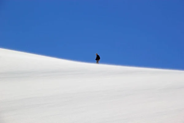 Arjantin, Puna de Atacama 'daki Caraci Pampa volkanının lav tarlasında beyaz kum tepesi. — Stok fotoğraf