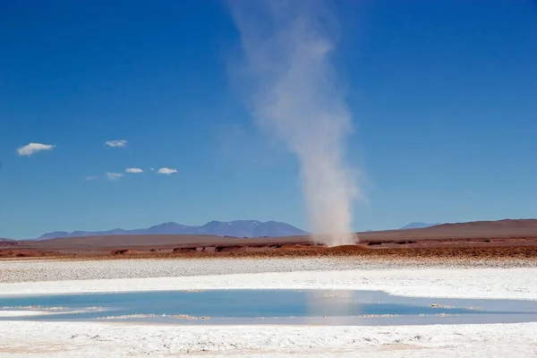 Tornado Bij Ojos Mar Sluit Stad Tolar Grande Puna Argentinië — Stockfoto