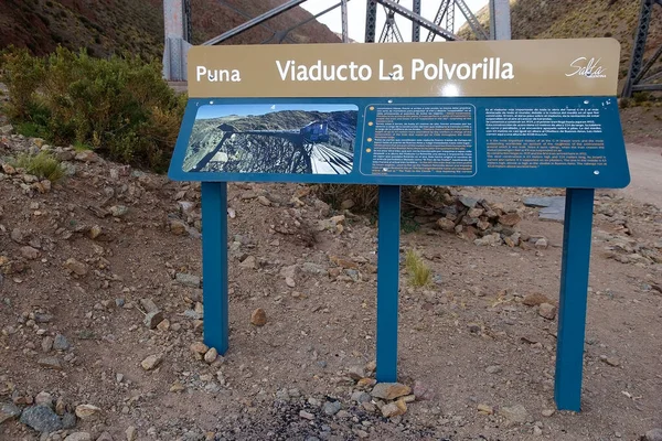 Виадук Polvorilla Провинции Сальта Пуна Атакама Аргентина Виадук Управляется Поездом — стоковое фото