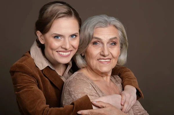 Senior a mladé ženy — Stock fotografie