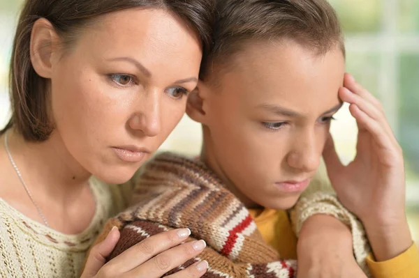 Serious mother and son — Stock Photo, Image