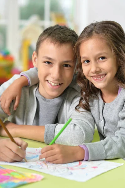 Dibujo hermano y hermana — Foto de Stock