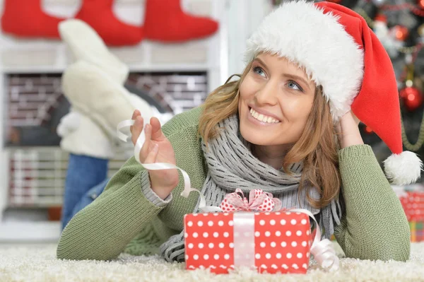 Woman with Christmas gift — Stock Photo, Image