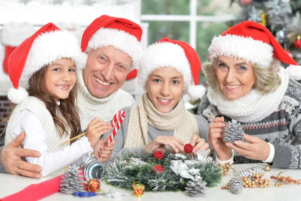 Preparação da família para o Natal — Fotografia de Stock