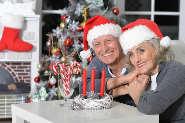 Senioren we vieren kerst — Stockfoto