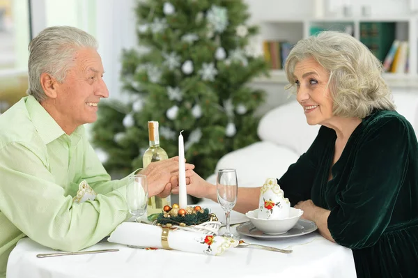 Yaşlılar bir Noel yemeği — Stok fotoğraf
