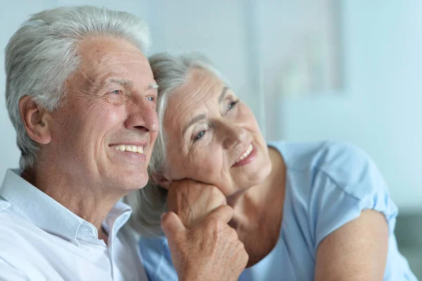 Gelukkig volwassen stel — Stockfoto