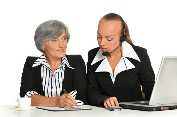 Junge und reife Frauen — Stockfoto