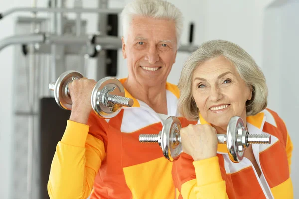 Mature couple working out — Stock Photo, Image