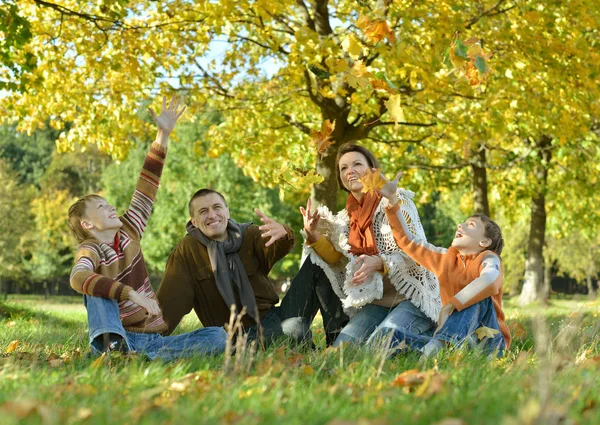 Große glückliche Familie — Stockfoto