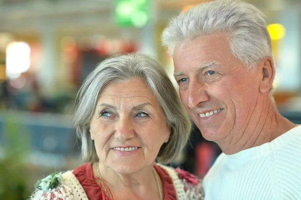 Pareja mayor feliz enamorada — Foto de Stock