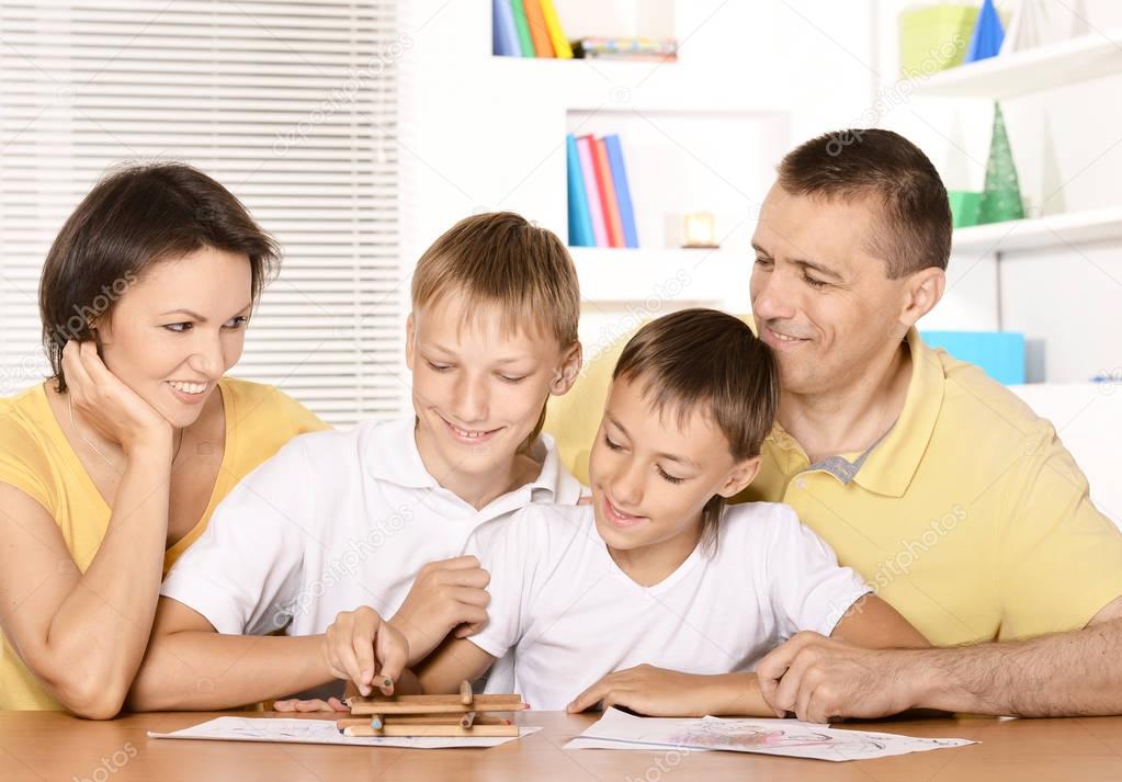 Parents drawing with sons — Stock Photo © aletia #132492506