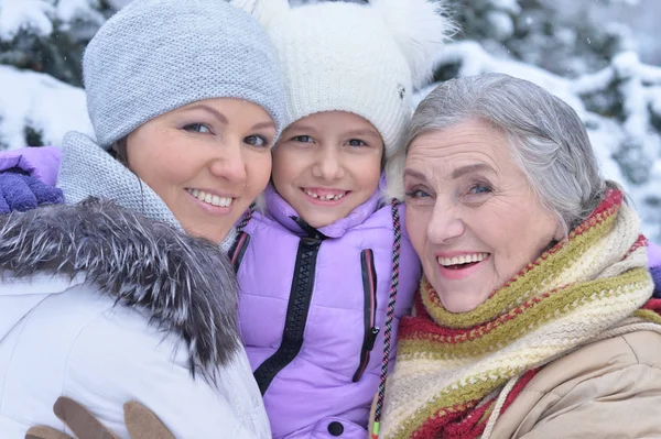 Nonna, madre e figlia ritratto — Foto Stock