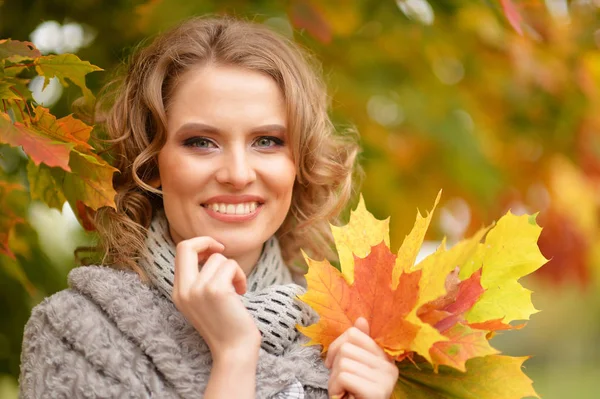 Beautiful woman portrait — Stock Photo, Image