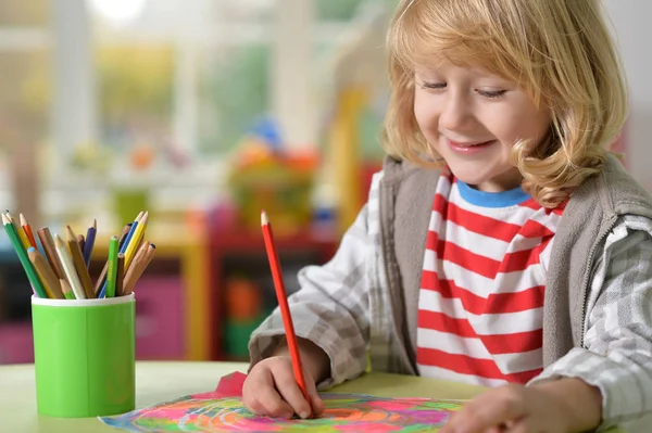 Kleine jongen doen lessen — Stockfoto