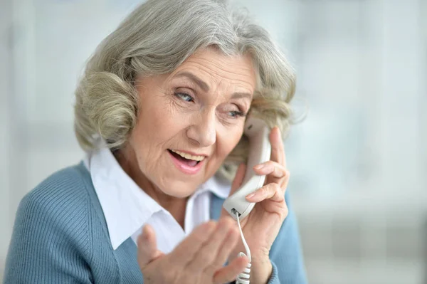 Portret van zakelijke dame — Stockfoto