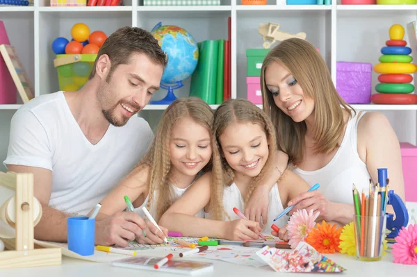 Gran familia feliz — Foto de Stock