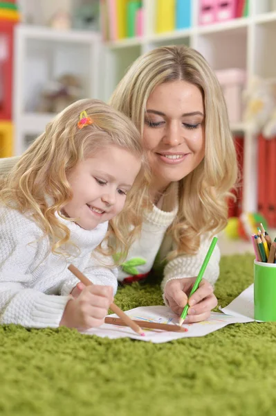 Mother with little daughter — Stock Photo, Image