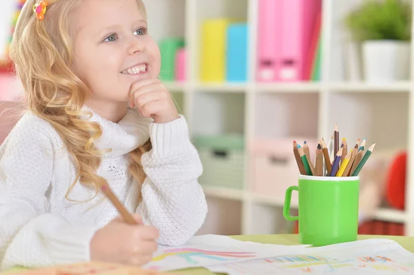 Cute little girl — Stock Photo, Image