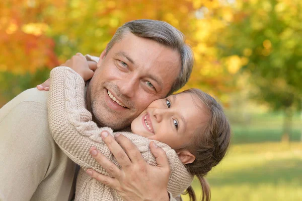 Gelukkig vader en dochter — Stockfoto