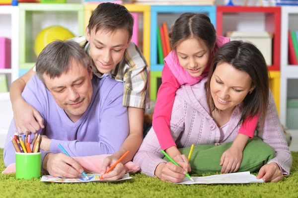 Dibujos de familia grande — Foto de Stock