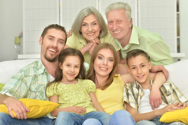 Retrato de tres generaciones — Foto de Stock