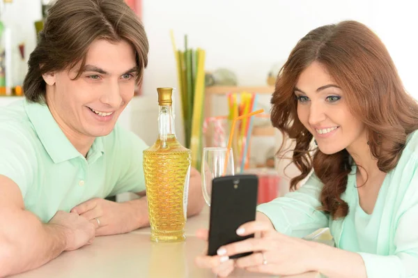 Young couple making selfie — Stock Photo, Image