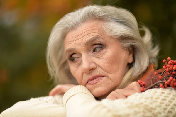 Senior beautiful woman posing — Stock Photo, Image