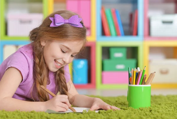 Fille dessin à la maison — Photo