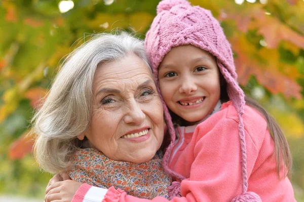 Felice nonna e nipote — Foto Stock