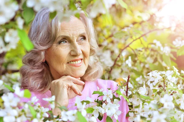 Krásná starší žena — Stock fotografie