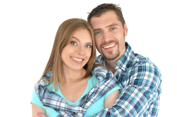 快乐的年轻夫妇拥抱 — 图库照片