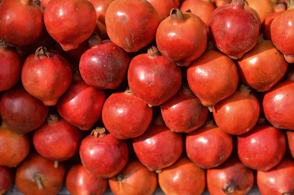 Fresh ripe pomegranates — Stock Photo, Image